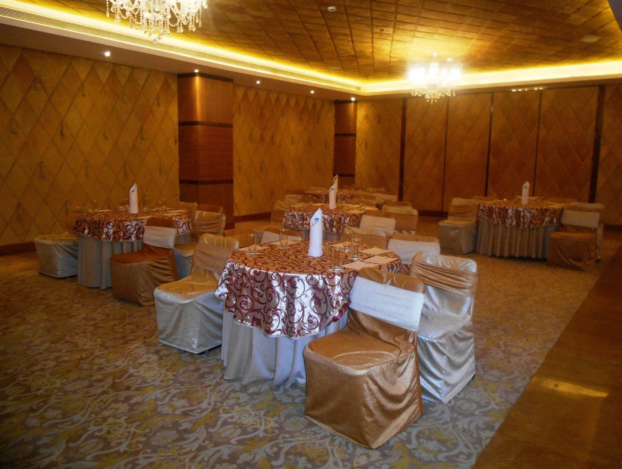 Country Inn & Suites By Radisson, Meerut Luaran gambar